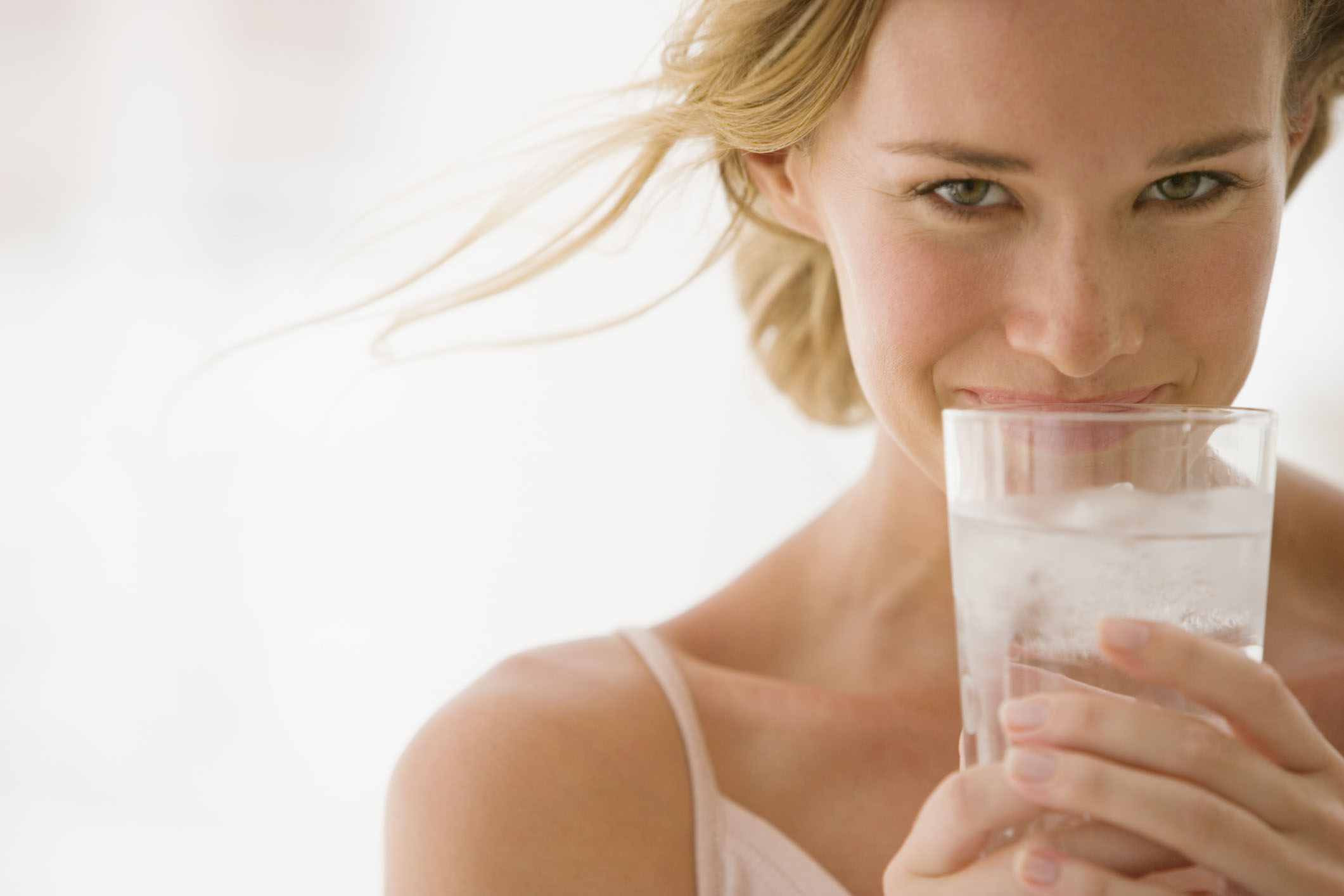 ¿Por qué es importante tomar agua?